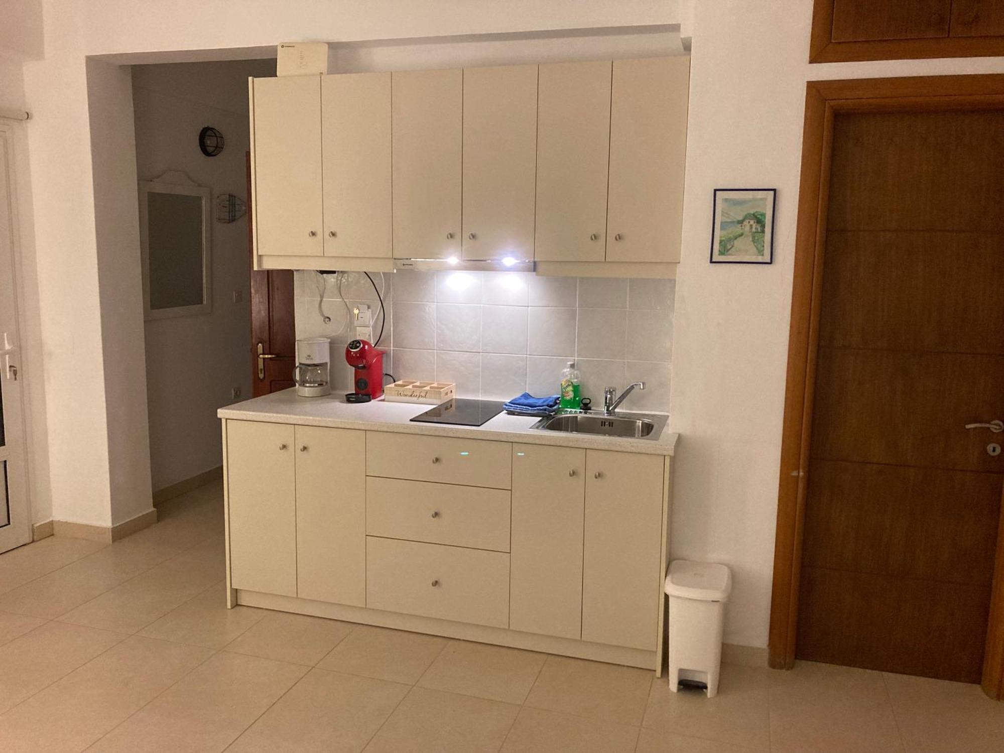 Mimis & Connie 2 Apartment การ์ปาตอส ภายนอก รูปภาพ